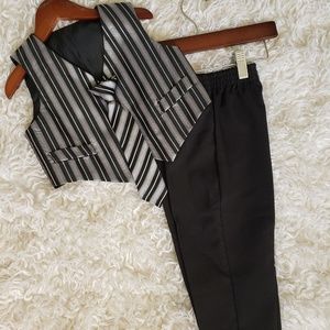 Boys tuxedo suit